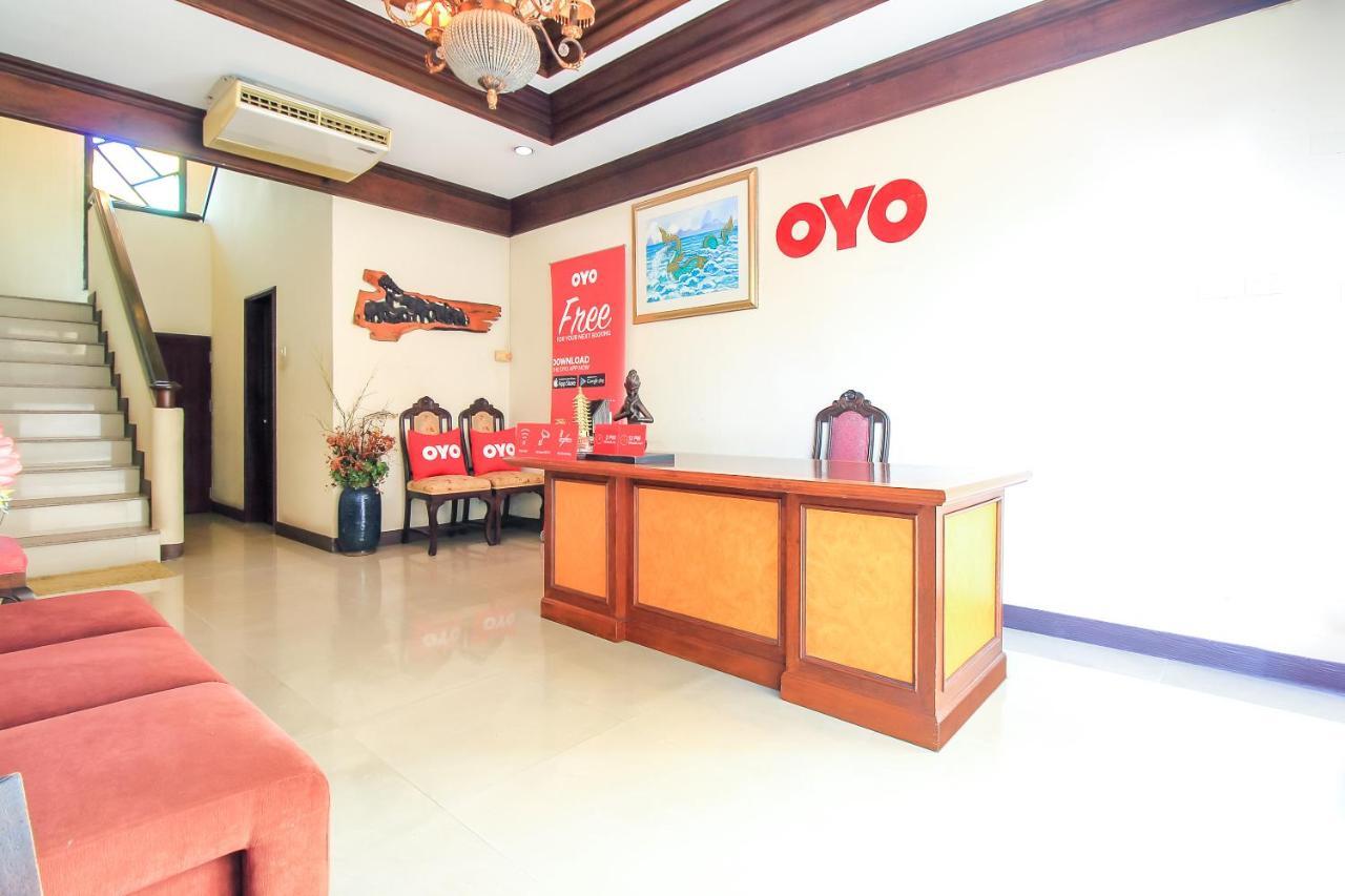 Oyo 383 White Inn Hotel Ban Khlong Lat Bua Khao Esterno foto